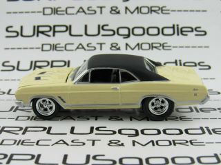 Johnny Lightning 1:64 Loose Collectible Cream 1966 Buick Skylark Gs Diorama Car