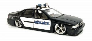 Jada Dub City Police 1996 Chevrolet Impala Ss 1:24 Scale Chevy Diecast Car