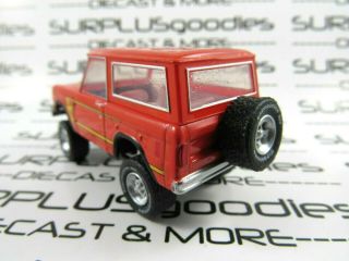 Greenlight 1:64 Scale LOOSE Classic Orange - Red Lifted 1977 FORD BRONCO Off - Road 2