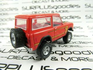 Greenlight 1:64 Scale LOOSE Classic Orange - Red Lifted 1977 FORD BRONCO Off - Road 3
