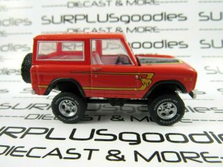 Greenlight 1:64 Scale LOOSE Classic Orange - Red Lifted 1977 FORD BRONCO Off - Road 4