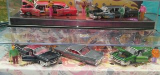 SET OF TWO HOT WHEELS ACRYLIC DISPLAY CASES HOLDS UP TO FOUR (1:64 scale cars) 4