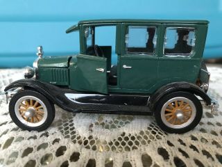 1926 Ford Model T Fordor Sedan National Motor Museum 1:32 Die - Cast Car