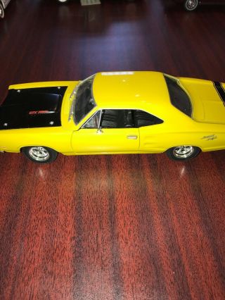 1969 Dodge Coronet Bee Yellow 1:24 Motormax American Graffiti No Box