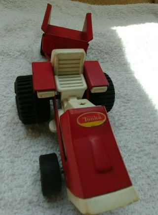 VINTAGE TONKA RED AND WHITE LAWN TRACTOR WITH ATTACHED TRAILER 4
