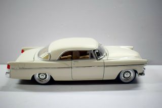 Maisto 1956 Chrysler 300b 1/18 Diecast Model - No Box White