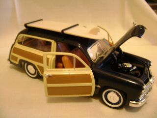 Arko Die Cast 1950 Ford Woody Wagon With Surfboard 1/32 Scale