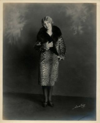 1929 Pin Up Girl Hollywood Studio Photograph Janet Chandler 130