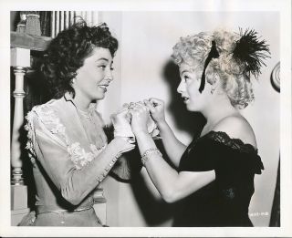 Marie Windsor Shelley Winters Vintage Candid Studio Set Frenchie Western Photo