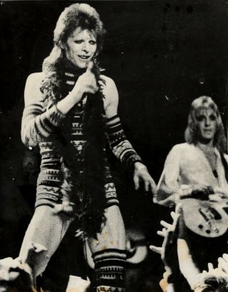 David Bowie Ziggy With Mick Ronson Vintage 9 X 7 B/w Photo