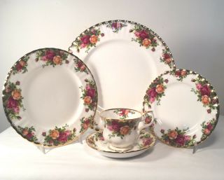 Royal Albert Old Country Roses 8 Five (5) Piece Place Settings
