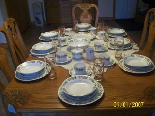 Gibson Christmas Charm Vintage Holiday Dinnerware Service For 8 Plus Extra 