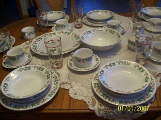 Gibson Christmas Charm Vintage Holiday Dinnerware Service For 8 Plus Extra ' s NIB 3