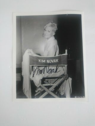 Kim Novak Autograph Black And White Photo 8x10
