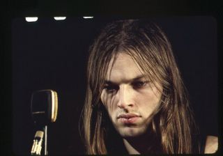 Pink Floyd David Gilmour Iconic Photo At Microphone 1970 