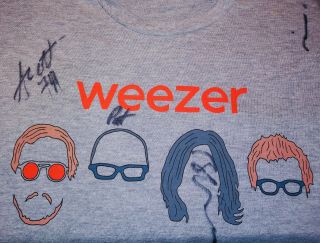 Weezer Autographed - Signed T Shirt 2019 - Never Washed Size L