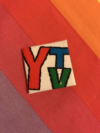 Vintage Ytv Television Network Pin Button Canada Canadiana