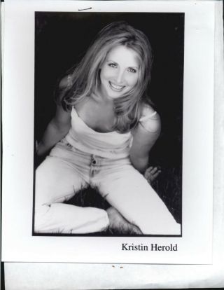 Kristin Herold - 8x10 Headshot Photo W/ Resume - Searching