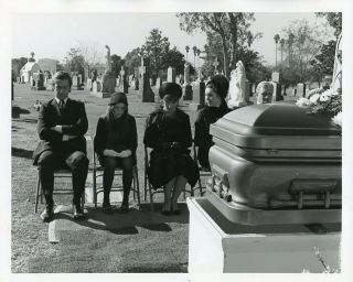Lee Grant Funeral Cemetery Coffin Columbo Ransom For A Dead Man 
