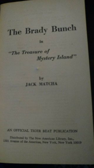 Vintage The Brady Bunch Book Treasure of Mystery Island 1972 3