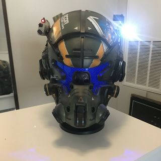 Titanfall 2 Helmet - Vanguard Collectors Edition (no Game)