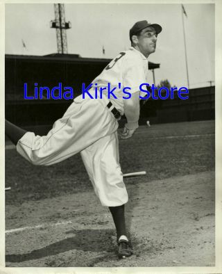 Phil Marchildon Promotional Photograph " Athletics " Pitcher 1946 8 X 10