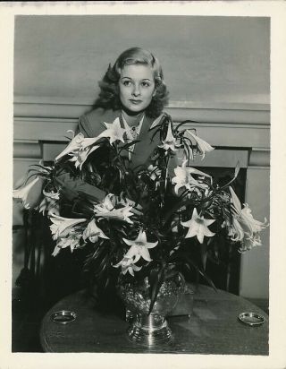 Joan Bennett Candid Hollywood Home Vintage 1930s Press Snapshot Photo