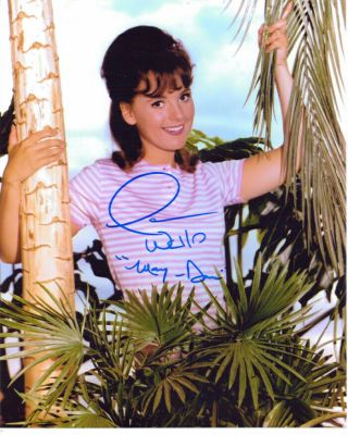 Dawn Wells Gilligans Island Signed 8x10 Photo With