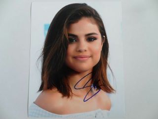 Selena Gomez - Solo Artist 8x10 Photograph Signed Autographed