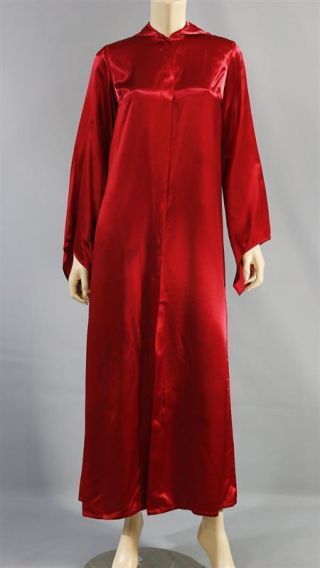 EMMA ROBERTS Scream Queens SCREEN WORN ROBE EP 101 Awesome Looking Piece 3