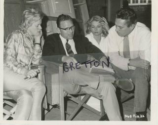 Mary Peach Smoking With Peter Finch Etc Rare Candid On Set Photo