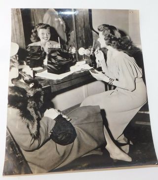 Vintage 8 X 10 Photo Rita Hayworth And Friend Drinking Coca Cola In Dressing Rm