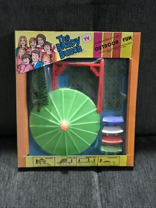 Vintage Toy 1973 The Brady Bunch Outdoor Fun Gazebo Larami Moc