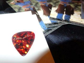 Shania Twain Vintage Come On Over Tortoise Shell Guitar Pick,  6 Shania Postcards