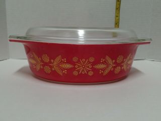 Vintage Red Pyrex Golden Poinsettia 045 2.  5 Quart Casserole Dish w/ Matching Lid 2