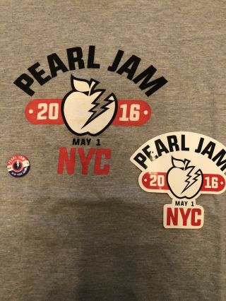 Pearl Jam 2016 Msg York Concert T Shirt Size Xl With Button And Sticker
