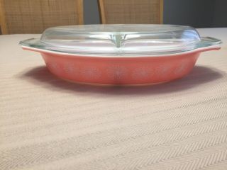 Vintage Pink Pyrex Daisy 1.  5 Quart Divided Casserole Bowl With Lid