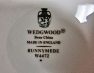 Wedgwood RUNNYMEDE BLUE Square Handled Cake Plate - 3