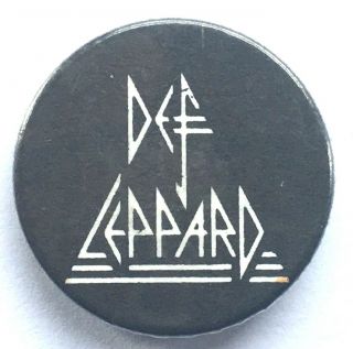 Def Leppard Logo Old Og Vtg 70/80`s Button Pin Badge 25mm (not Tour Shirt Patch)