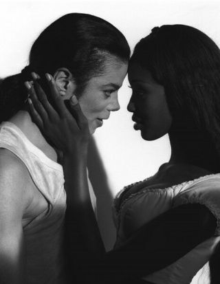Michael Jackson And Naomi Campbell Unsigned Photograph - L6475 - In The Closet