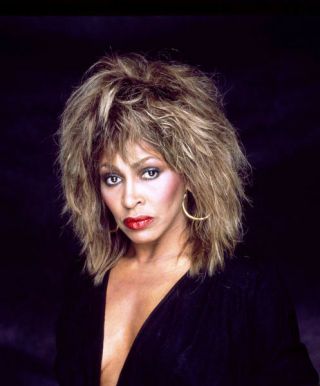 Tina Turner Unsigned Photo - K8822 - Stunning