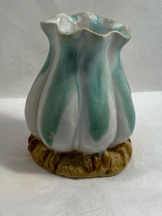 HAND CRAFTED POTTERY VASE DECORATED WITH FROG & LILY 3