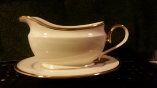 Lenox Eternal Gravy Boat And Stand - In Time For The Holidays
