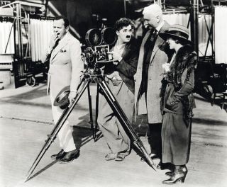 Charlie Chaplin,  Thomas Edison,  Douglas Fairbanks,  Sr.  And Mary Pickford - H5711