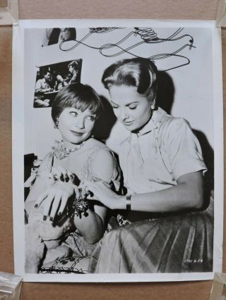 Martha Hyer And Shirley Maclaine Candid Photo 1959 Some Came Running