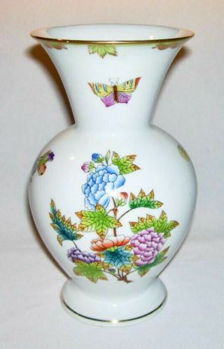 Herend (queen Victoria) Quality Porcelain 8 " Footed Vase Hungary