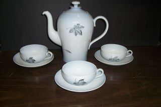 Bing & Grondahl Falling Leave 6 Cup Coffee Pot & 3 Cups & 3 Saucers