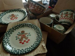 TIENSHAN Folk Craft GINGERBREAD Stoneware 16 Pc Boxd Set 4 Pc Plc Set Serv for 4 2