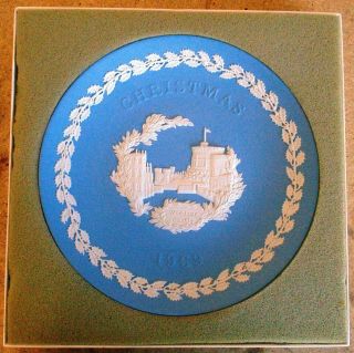 Wedgwood England Jasperware First Year Christmas Plate,  1969,  Windsor Castle,  Mib
