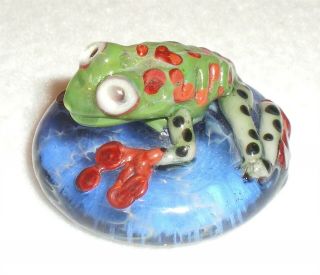 Shawn Tucker Art Glass Frog Paperweight 1 - 1/2 " 2007